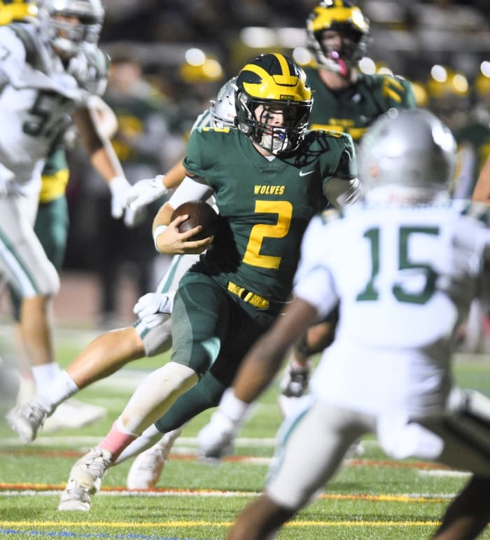 De La Salle 33, San Ramon Valley 27 by Eric Taylor 10-13-2023101320237